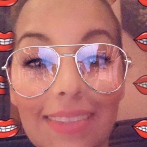 Meet your Posher, Jenn